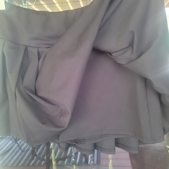 La Kottee pleated skirt w/ shorts - Picture 3 of 6